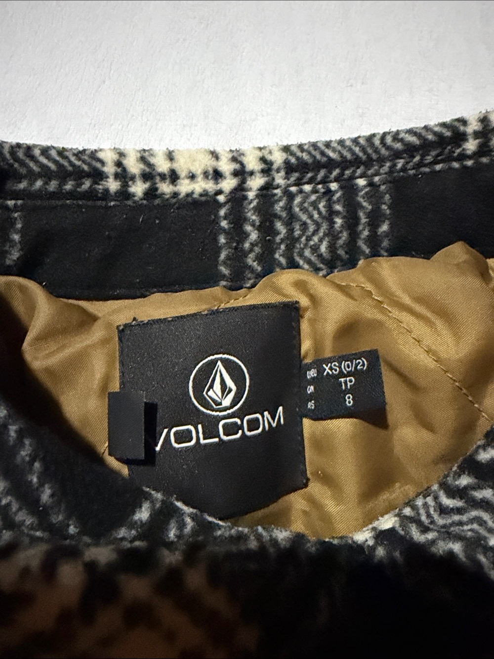 Volcano Black & Cream Plaid Snap-Front Shacket lined - Picture 6 of 8